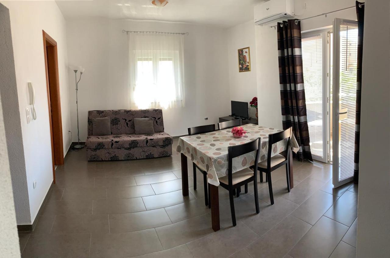 Green Hill Family Apartments Vodice Exteriör bild